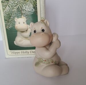 Vintage Precious Moments Hippo Holly Days Christmas Animal Collectible Ornament